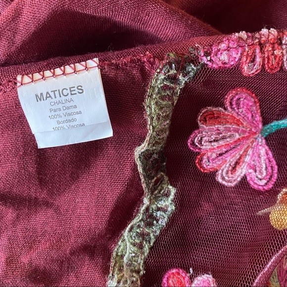 Hand embroidered burgundy mexican pashmina - Picture 4 of 6